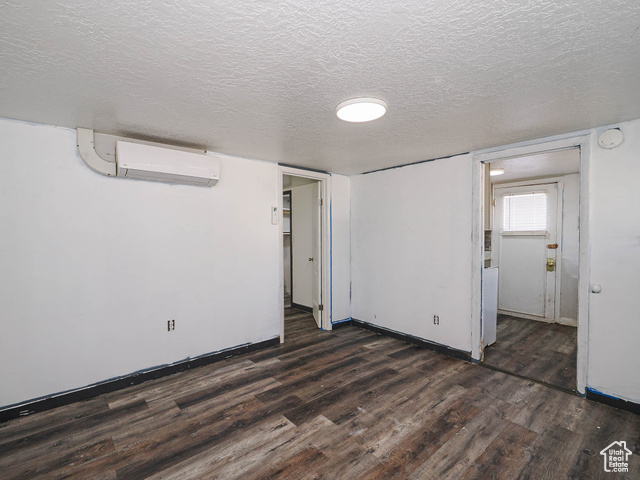 Photo 9 for MLS #2103515 at 3564 S Jefferson Ave