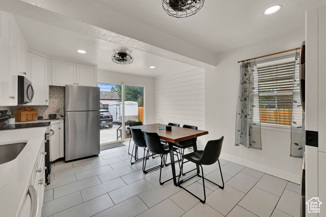 Photo 11 for MLS #2103523 at 848 N Poinsettia Dr