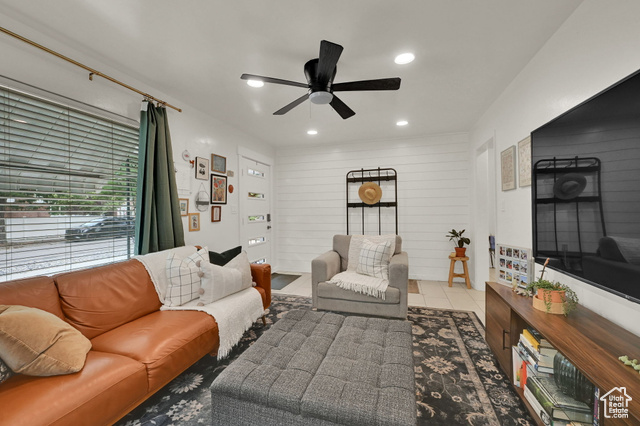 Photo 8 for MLS #2103523 at 848 N Poinsettia Dr