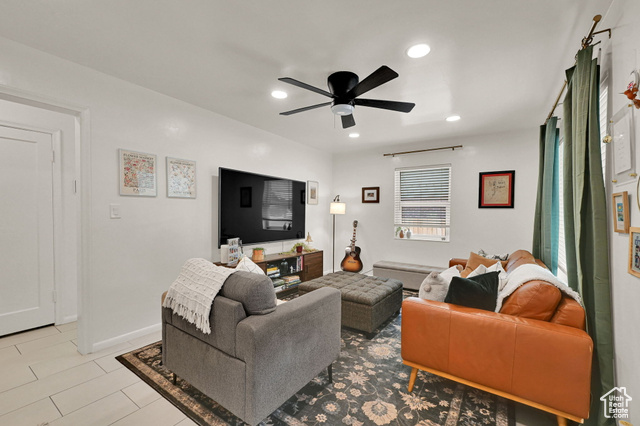 Photo 6 for MLS #2103523 at 848 N Poinsettia Dr