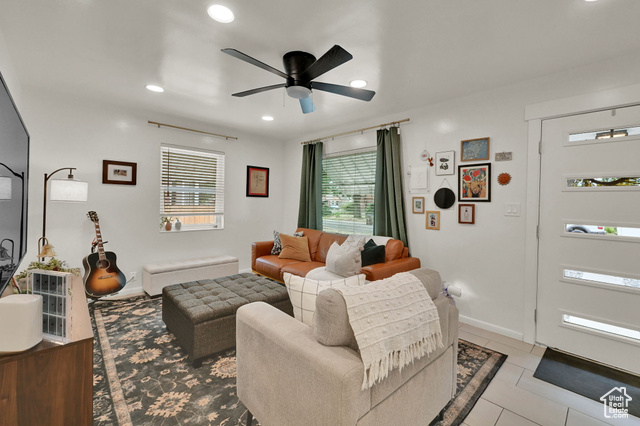 Photo 5 for MLS #2103523 at 848 N Poinsettia Dr