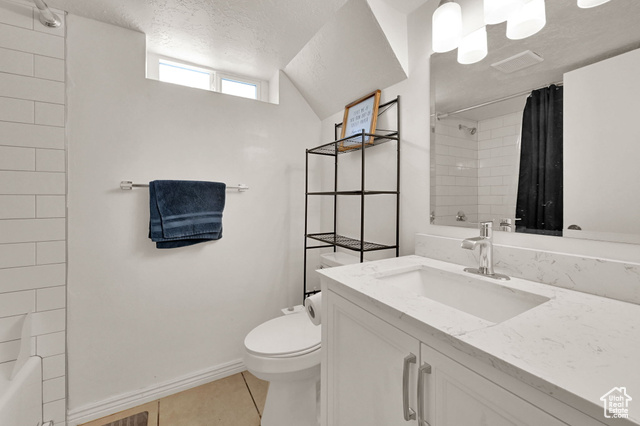 Photo 18 for MLS #2103523 at 848 N Poinsettia Dr
