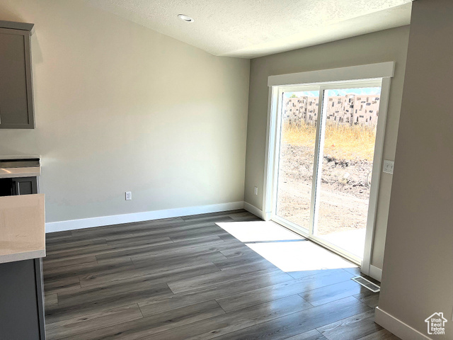 Photo 6 for MLS #2103618 at 1226 N Berra Blvd