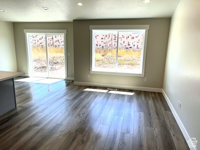 Photo 5 for MLS #2103618 at 1226 N Berra Blvd