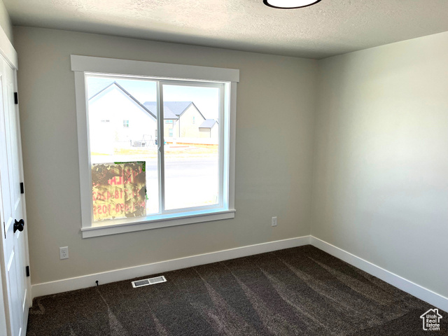 Photo 13 for MLS #2103618 at 1226 N Berra Blvd