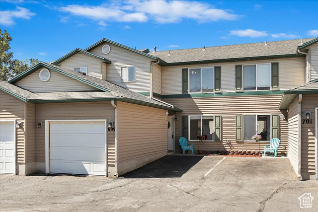 Photo 7 for MLS #2103642 at 699 N Grammercy Ave
