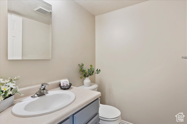 Photo 12 for MLS #2103642 at 699 N Grammercy Ave