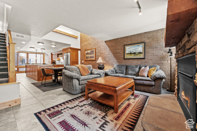 Photo 4 for MLS #2103666 at 1792 Captain Molly Dr #298