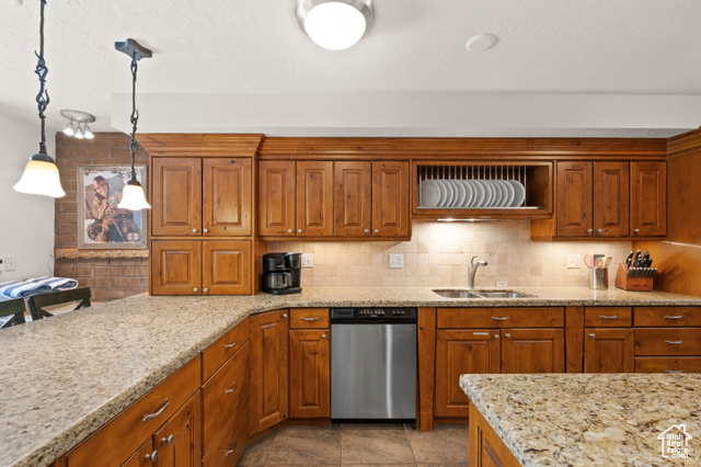 Photo 11 for MLS #2103666 at 1792 Captain Molly Dr #298