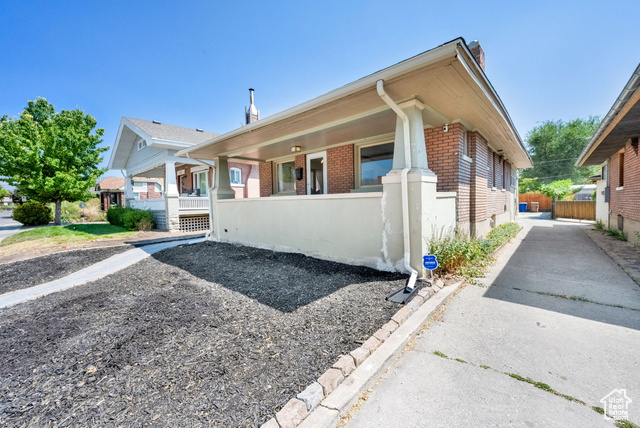 MLS #2103713 - 352 E Garfield Ave