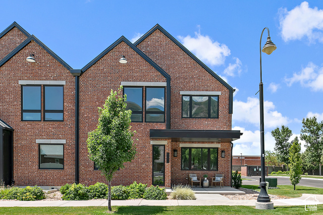 MLS #2103741 - 10153 N Redwood Dr