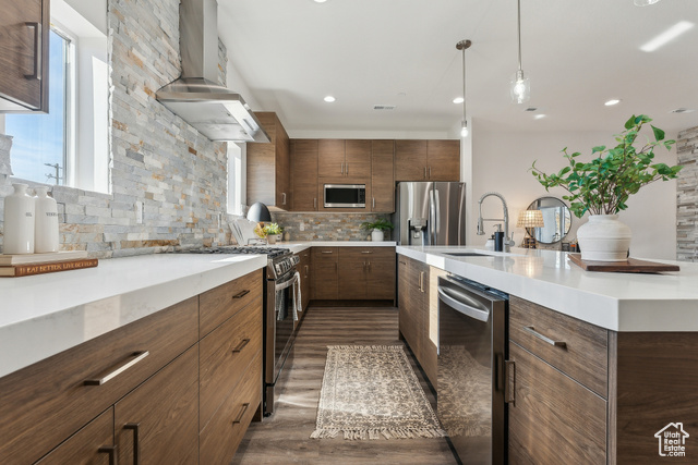 Photo 6 for MLS #2103758 at 1618 S Main St #2