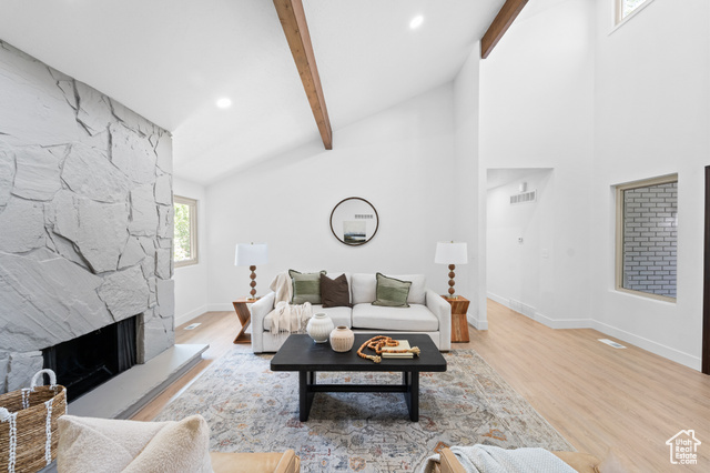 Photo 5 for MLS #2103814 at 1644 E Pebble Beach Cir