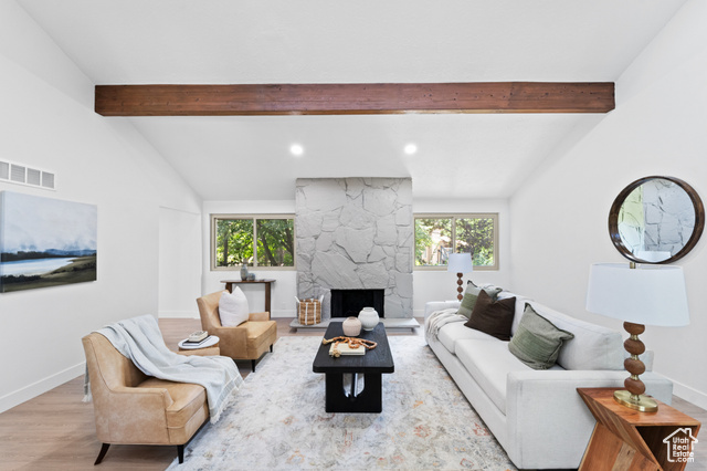 Photo 3 for MLS #2103814 at 1644 E Pebble Beach Cir