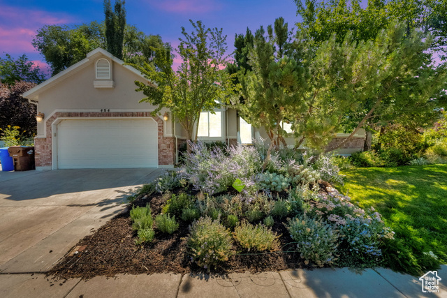 MLS #2103875 - 484 E Waterford Way