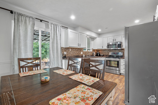 Photo 3 for MLS #2103904 at 3305 W Kingsbrook Ave