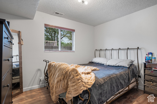 Photo 8 for MLS #2103904 at 3305 W Kingsbrook Ave