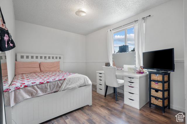 Photo 11 for MLS #2103904 at 3305 W Kingsbrook Ave