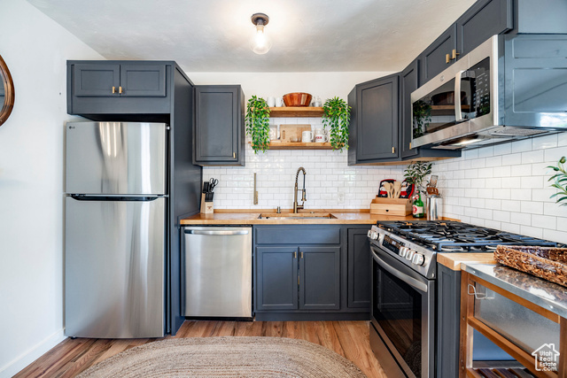 Photo 10 for MLS #2103918 at 2115 S Wyoming St