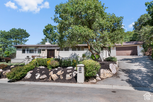 2885 E LIVE OAK CIR, Salt Lake City UT 84117