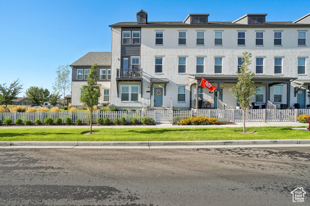5753 W LAKE AVE, South Jordan UT 84009