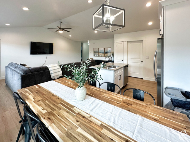 Photo 5 for MLS #2104032 at 379 N Sunrise Dr