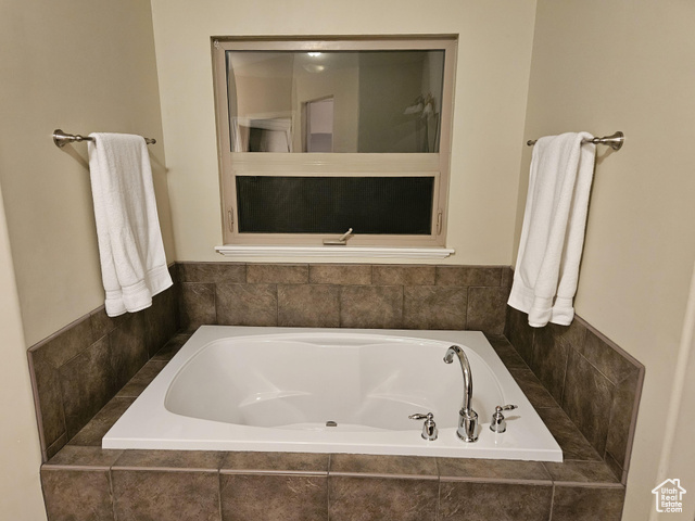 Photo 10 for MLS #2104112 at 681 Country Ln