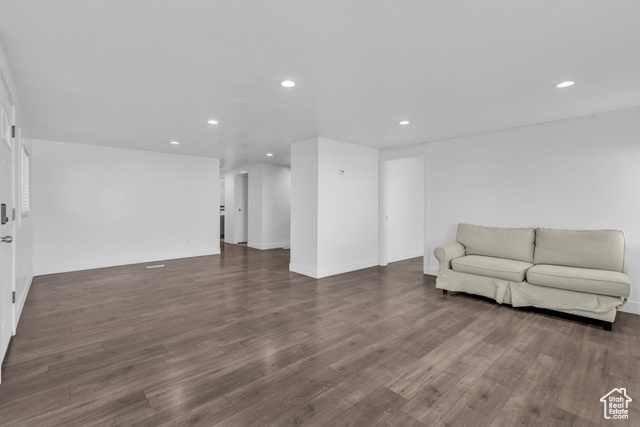 Photo 5 for MLS #2104152 at 4696 S Aspen Ln #303