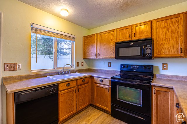 Photo 8 for MLS #2104263 at 475 N Redwood Rd #49