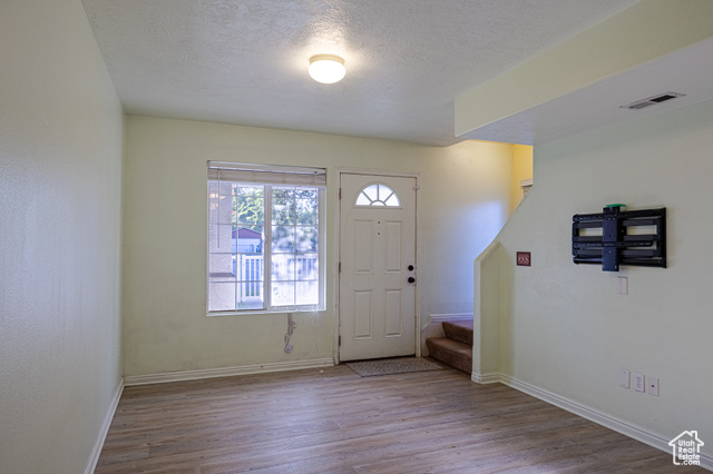 Photo 4 for MLS #2104263 at 475 N Redwood Rd #49