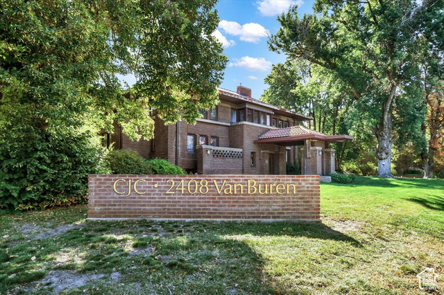 Photo 2 for MLS #2104271 at 2408 Van Buren Ave