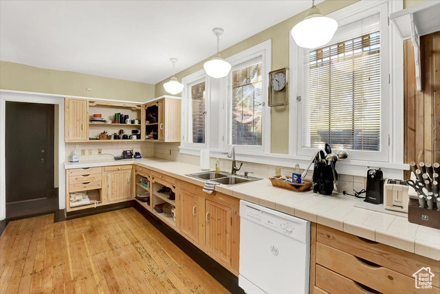 Photo 15 for MLS #2104271 at 2408 Van Buren Ave