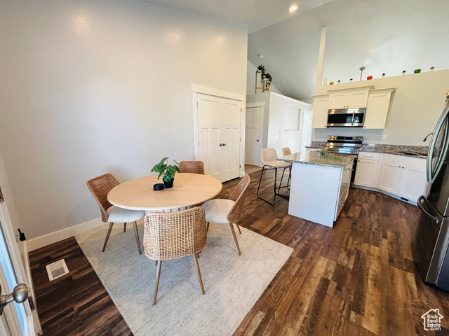 Photo 14 for MLS #2104284 at 341 E 250 North