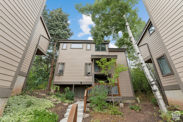 Photo 2 for MLS #2104315 at 1467 Crescent Rd #130