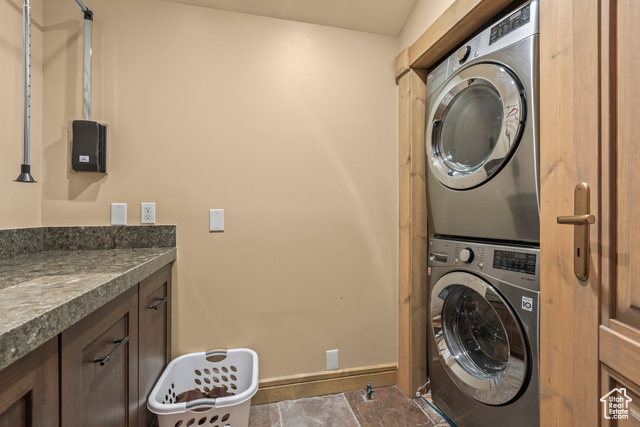 Photo 65 for MLS #2104346 at 23 Sandstone Cv