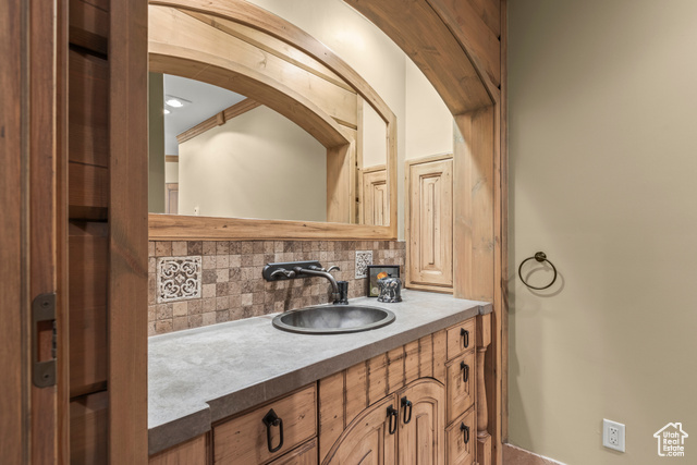 Photo 76 for MLS #2104346 at 23 Sandstone Cv