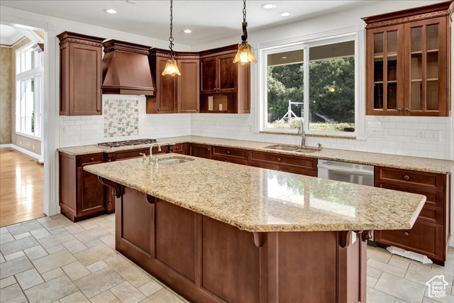 Photo 14 for MLS #2104347 at 5056 Skyline Pkwy