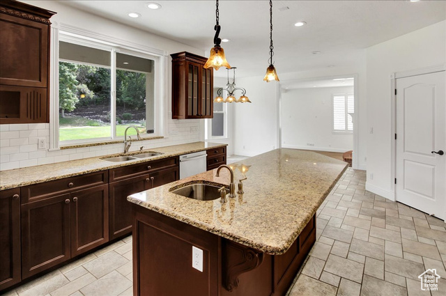 Photo 17 for MLS #2104347 at 5056 Skyline Pkwy