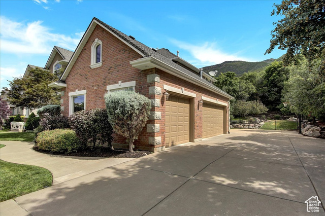 Photo 5 for MLS #2104347 at 5056 Skyline Pkwy