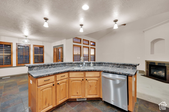 Photo 26 for MLS #2104373 at 704 S Deer Hollow Rd