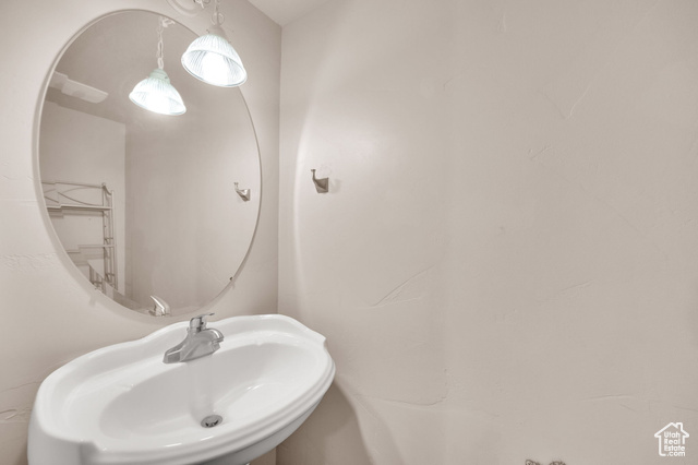 Photo 18 for MLS #2104373 at 704 S Deer Hollow Rd