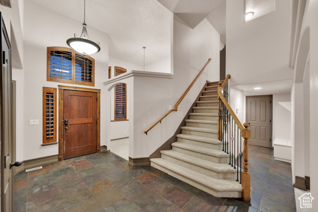 Photo 22 for MLS #2104373 at 704 S Deer Hollow Rd
