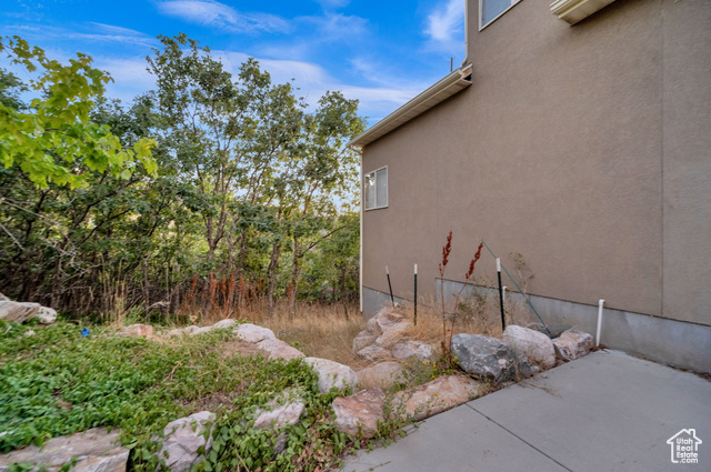 Photo 11 for MLS #2104373 at 704 S Deer Hollow Rd