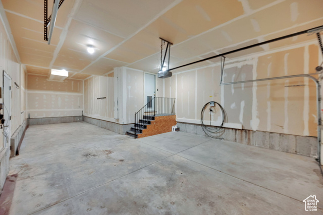 Photo 17 for MLS #2104373 at 704 S Deer Hollow Rd