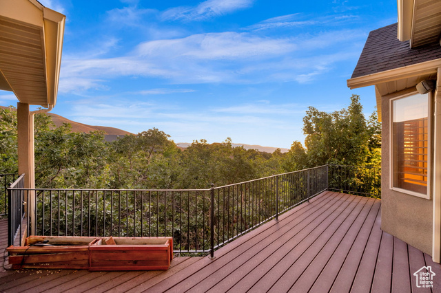 Photo 14 for MLS #2104373 at 704 S Deer Hollow Rd
