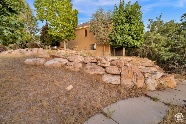 Photo 8 for MLS #2104373 at 704 S Deer Hollow Rd