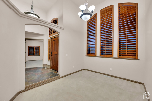 Photo 19 for MLS #2104373 at 704 S Deer Hollow Rd
