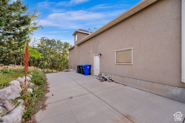 Photo 12 for MLS #2104373 at 704 S Deer Hollow Rd