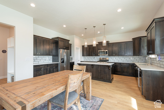 Photo 7 for MLS #2104381 at 3017 E Willis Creek Dr