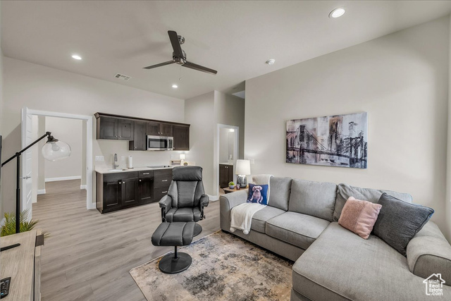 Photo 16 for MLS #2104396 at 635 S Taylor Creek Dr
